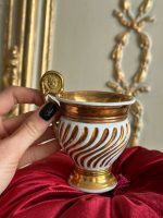 Porcelāna Krūzīte ar Lauvas Motīvu un Greznu Osīti (3144) - Image 2