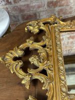 Grezns zeltīts sienas spogulis ar faceti — rokoko stilā (gilt rococo wall mirror) (6269) - Image 11
