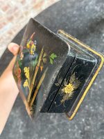 maza izmēra Japānas stila lādīte ar putniņiem, melnā krāsā, iekšpusē štepēts zils audums (7185) - Image 6