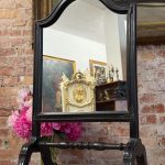 Melnkoka toņa spoguļa aizslietnis — Napoleona III stilā (Ebonized Wood Mirror Screen in Napoleon III Style) (5730)