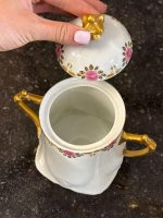 Limoges porcelāna kafijas servīze ar rožu vītni — Art Deco stilā (Limoges Porcelain Coffee Service with Rose Garland — Art Deco Style) (6878) - Image 14