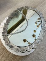 Neliela izmēra sudraba krāsas spogulis, Pakarināms pie sienas ar skaistu, dekoratīvu aizmuguri (5825) - Image 3