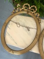 Zelta krāsas ovāli antīki koka rāmji ar bantes dekoru un stiklu — Pieejami 2gab. (antique french oval gilt wood frames) (4882) - Image 3