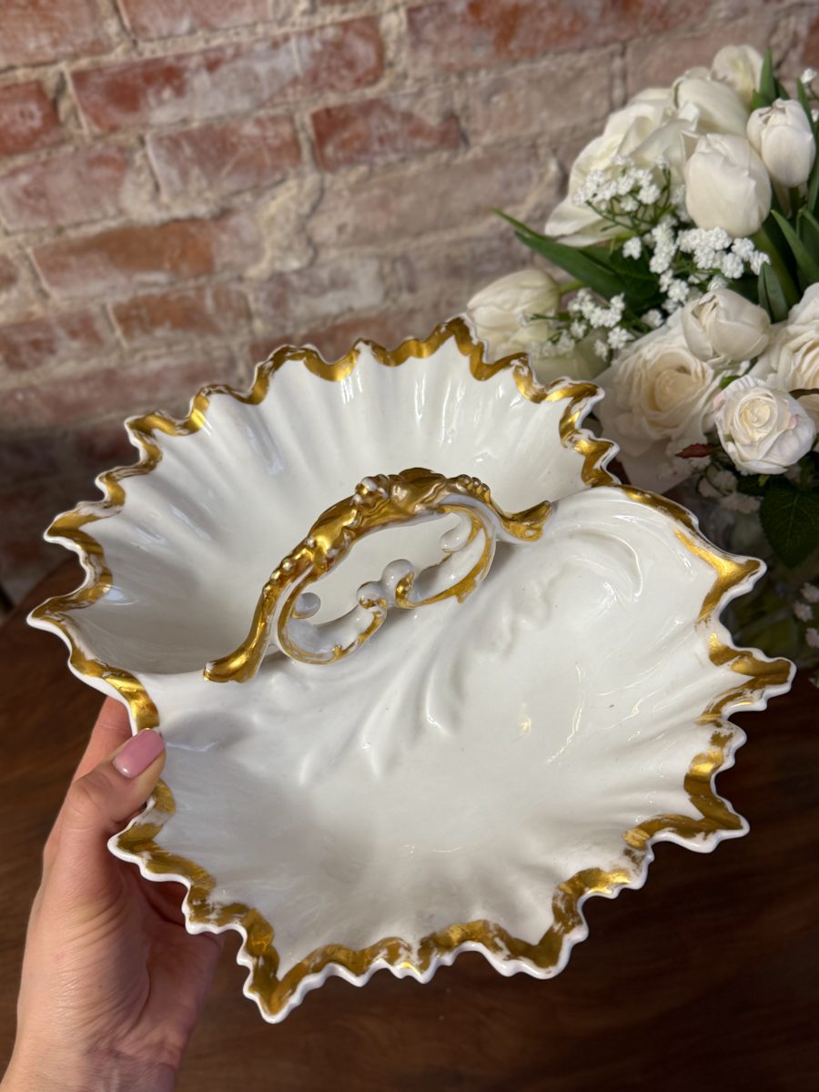 divdaļīgs porcelāna trauks, balts ar zelta detalizāciju (6243) - Image 1