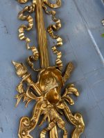 Monumentāla Bronzas Bra sienas lampa ar maskaronu — Luija XVI stils, Francija, circa 1770–1790 (4969) - Image 9