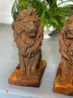 Čuguna Lauvu Pāris ar Norūsinātu Efektu, Sēdošo lauvu pāris — čuguns, Eiropas lietuves tradīcija, 19. gs. beigas (4878) - Image 9