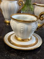 Zeltīta porcelāna kafijas servīze divām personām, "Les Perles" — Luija XV stilā (Gilt Porcelain Coffee Service for Two, "Les Perles" — Louis XV Style) (6897) - Image 3