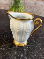 Zeltīta porcelāna kafijas servīze divām personām, "Les Perles" — Luija XV stilā (Gilt Porcelain Coffee Service for Two, "Les Perles" — Louis XV Style) (6897) - Image 8