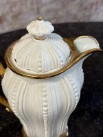 Zeltīta porcelāna kafijas servīze divām personām, "Les Perles" — Luija XV stilā (Gilt Porcelain Coffee Service for Two, "Les Perles" — Louis XV Style) (6897) - Image 11