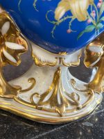 izsmalcināta porcelāna vāze, ar ziedu motīvu un zelta krāsas detalizāciju, vidēja izmēra, smaga (7181) - Image 6