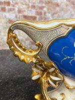 izsmalcināta porcelāna vāze, ar ziedu motīvu un zelta krāsas detalizāciju, vidēja izmēra, smaga (7181) - Image 8