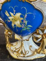 izsmalcināta porcelāna vāze, ar ziedu motīvu un zelta krāsas detalizāciju, vidēja izmēra, smaga (7181) - Image 5