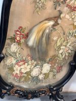 Monumentāls antīks kamīna ekrāns ar Paradīzes putnu — izšuvums un īstas spalvas (feather art tapestry) (5290) - Image 13