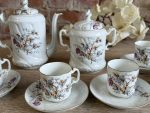 Antīka porcelāna tējas un kafijas servīze 5 personām ar pļavas ziedu dekoru (Antiquarian Porcelain Tea & Coffee Service for 5 Persons) (5605) - Image 3