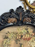Monumentāls antīks kamīna ekrāns ar Paradīzes putnu — izšuvums un īstas spalvas (feather art tapestry) (5290) - Image 4