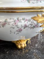 izsmalcināta porcelāna terīne ar ļoti bagātīgu zeltījumu, vidēji liela izmēra (7219) - Image 10