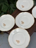 Porcelāna Zupas Šķīvji ar Zelta Krāsas Iniciāļiem un Maliņu (4221) - Image 8