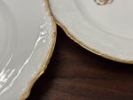 Porcelāna Zupas Šķīvji ar Zelta Krāsas Iniciāļiem un Maliņu (4221) - Image 13