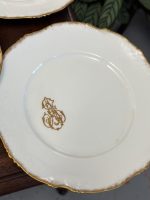 Porcelāna Šķīvji ar Zelta Krāsas Iniciāļiem un Maliņu (4222) - Image 13
