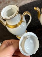6 priekšmetu porcelāna komplekts ar zelta krāsas detalizāciju, 2 kafijas/tējas kannas, 2gab piena krūzes, mērces trauks un neliels trauciņš (7218) - Image 16