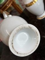 6 priekšmetu porcelāna komplekts ar zelta krāsas detalizāciju, 2 kafijas/tējas kannas, 2gab piena krūzes, mērces trauks un neliels trauciņš (7218) - Image 20