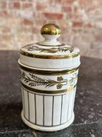 maza izmēra porcelāna trauks ar vāku, balts ar zelta krāsas akcentiem (7241) - Image 3