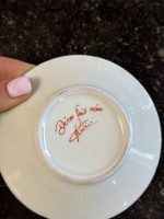 izsmalcināta porcelāna krūzīte un apakštasīte (6884) - Image 9