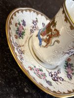 Antīka porcelāna krūzīte ar ģerboni un reljefa dekoru (Antique Armorial Cup & Saucer) (6893) - Image 6