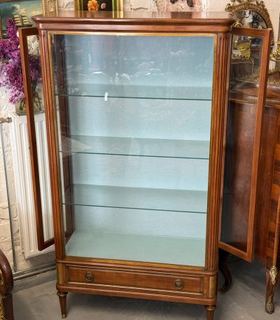 Beautiful Louis XVI style vitrine with unique side-opening doors