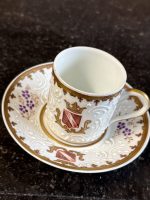 Antīka franču porcelāna tasīte ar apakštasīti — Renesanses stilā (Antique French Porcelain Cup and Saucer in Renaissance Style) (6892) - Image 5