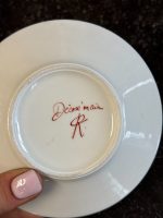 Antīka franču porcelāna tasīte ar apakštasīti — Renesanses stilā (Antique French Porcelain Cup and Saucer in Renaissance Style) (6892) - Image 8