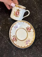 Antīka franču porcelāna tasīte ar apakštasīti — Renesanses stilā (Antique French Porcelain Cup and Saucer in Renaissance Style) (6892) - Image 3