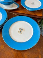 Antīks Francijas porcelāna komplekts ar zilu apmali un monogrammu — V. Etienne (Antique French porcelain set with blue border and gold monogram) (2802) - Image 10
