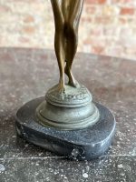 Woman's figure with stone base, heavy, small size (7134) - Image 3