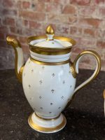 Antīka porcelāna servīze 5 personām, baltā krāsā ar zelta krāsas detalizāciju — Vieux Paris (Antique vieux paris porcelain service in Empire style) (6911) - Image 12