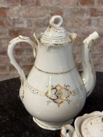 Antīka porcelāna tējas un kafijas servīze 7 personām ar zeltījumu — historisma stilā (Antique Porcelain Tea and Coffee Set for 7 Persons in Historicist Style) (6915) - Image 8
