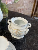 Antīka porcelāna tējas un kafijas servīze 7 personām ar zeltījumu — historisma stilā (Antique Porcelain Tea and Coffee Set for 7 Persons in Historicist Style) (6915) - Image 7