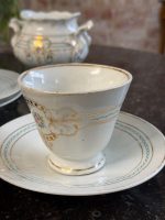 Antīka porcelāna tējas un kafijas servīze 7 personām ar zeltījumu — historisma stilā (Antique Porcelain Tea and Coffee Set for 7 Persons in Historicist Style) (6915) - Image 17