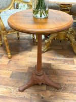 Autentisks franču bistro galdiņš ar čuguna kāju un koka virsmu — klasiskā stilā, (Authentic French Bistro Table with Cast Iron Base and Wooden Top) (6619) - Image 2