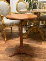 Autentisks franču bistro galdiņš ar čuguna kāju un koka virsmu — klasiskā stilā, (Authentic French Bistro Table with Cast Iron Base and Wooden Top) (6619) - Image 3