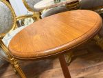Autentisks franču bistro galdiņš ar čuguna kāju un koka virsmu — klasiskā stilā, (Authentic French Bistro Table with Cast Iron Base and Wooden Top) (6619) - Image 6