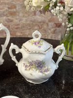 Porcelāna tējas servīze ar violetiem ziediem — Historisms (Porcelain Tea Service with Violet Flowers in Historism Style) (6921) - Image 11