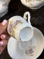 Porcelāna tējas servīze ar violetiem ziediem — Historisms (Porcelain Tea Service with Violet Flowers in Historism Style) (6921) - Image 13