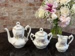 Porcelāna tējas servīze ar violetiem ziediem — Historisms (Porcelain Tea Service with Violet Flowers in Historism Style) (6921) - Image 7