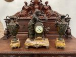 Grezns antīks pils kamīna pulksteņa komplekts ar amoriem — historisma stilā - antique french clock garniture vases set (204) - Image 3
