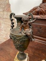 Grezns antīks pils kamīna pulksteņa komplekts ar amoriem — historisma stilā - antique french clock garniture vases set (204) - Image 8