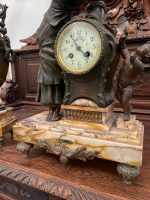 Grezns antīks pils kamīna pulksteņa komplekts ar amoriem — historisma stilā - antique french clock garniture vases set (204) - Image 11
