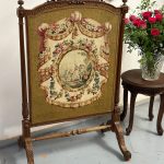 Udsøgt kaminhylde i Louis XVI-stil med gobelin