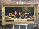 Majestātiska un Ļoti Liela Klusās Dabas Oriģinālglezna Greznā Zelta Rāmī (large framed still life oil painting) — Klusās dabas žanrā, (5774)