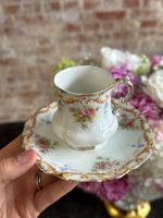porcelāna krūzīte ar ziedu motīvu, maza izmēra (7302)